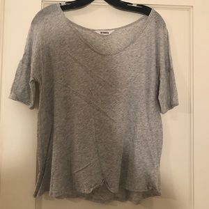 BB Dakota heather grey v neck tee